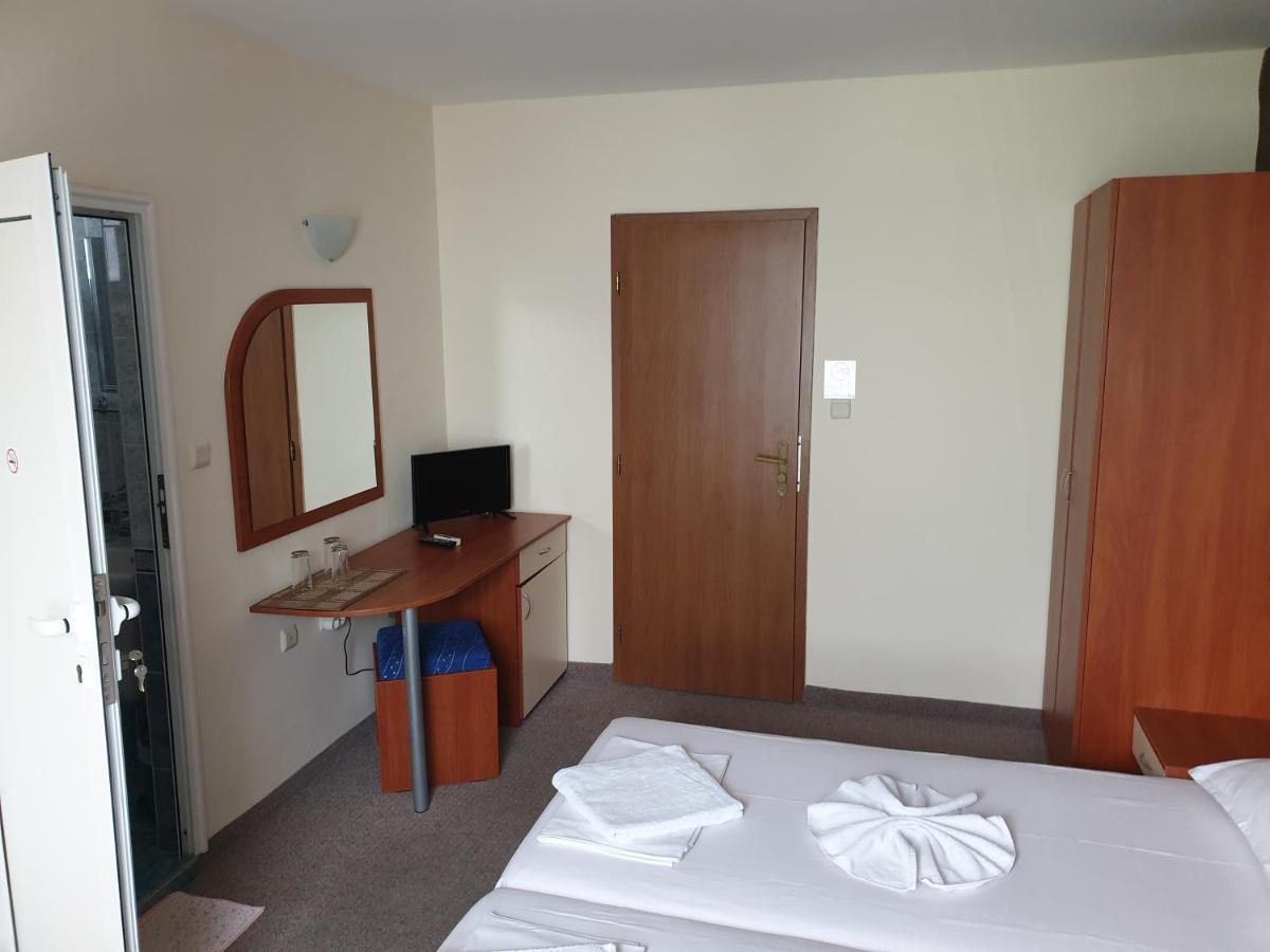 Family Hotel Diana Pomorie Exterior photo