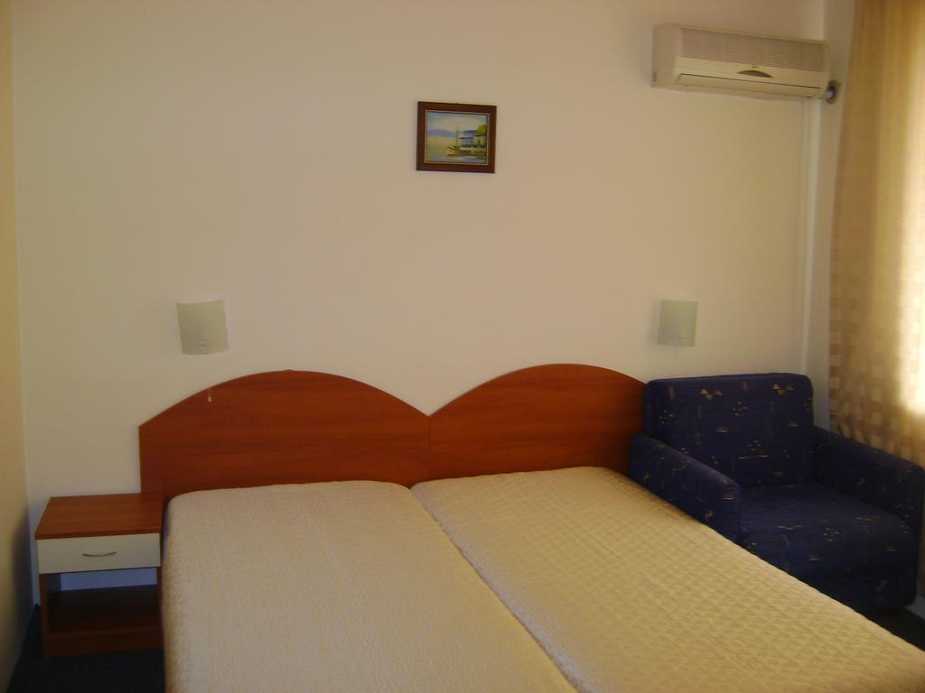 Family Hotel Diana Pomorie Exterior photo